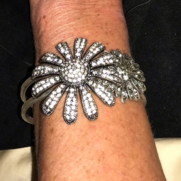 Vintage Rhinestone Starburst Bracelet - Picture 3 of 8